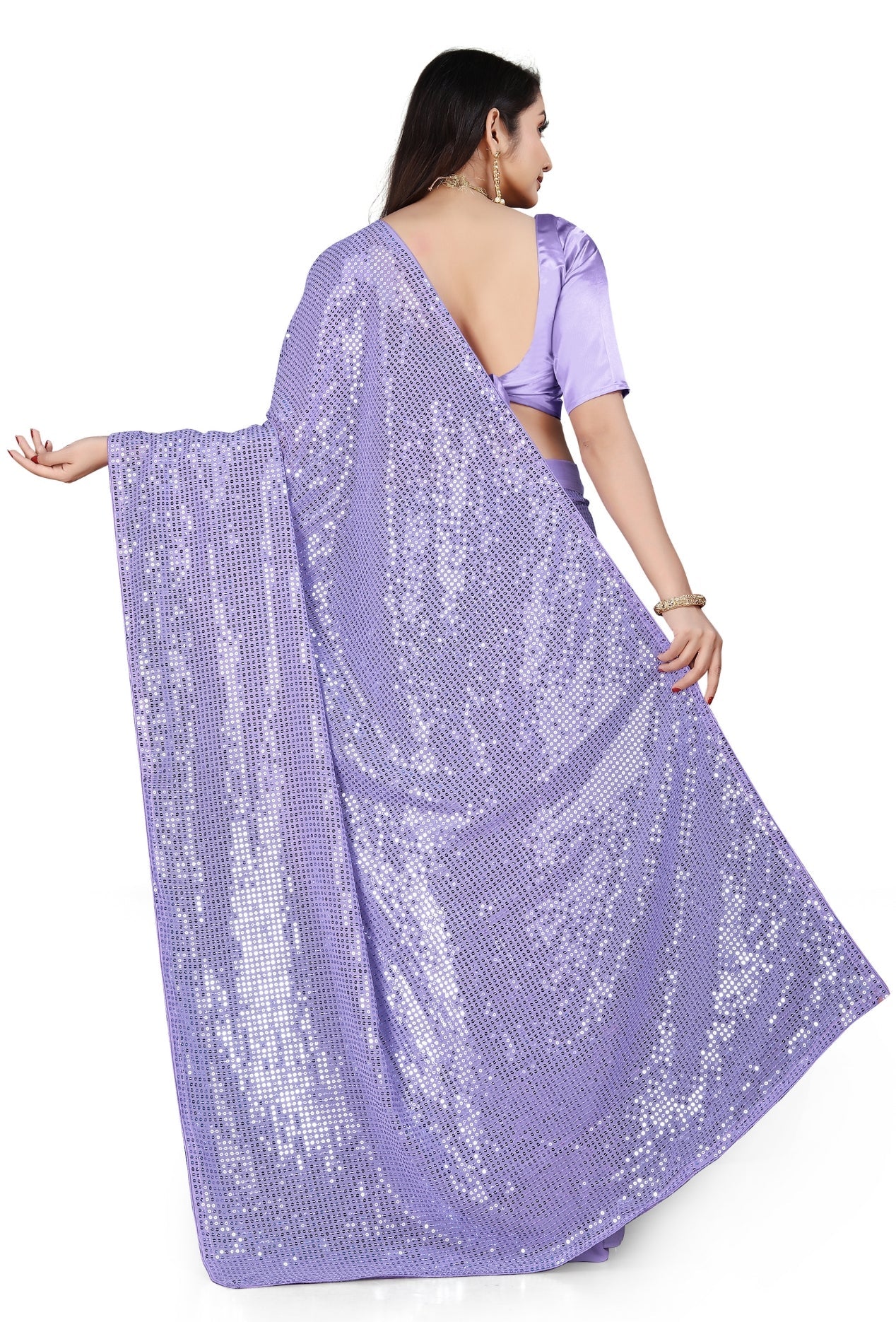 सीक्वेंस वर्क वाली पार्टी वियर डिज़ाइनर साड़ी