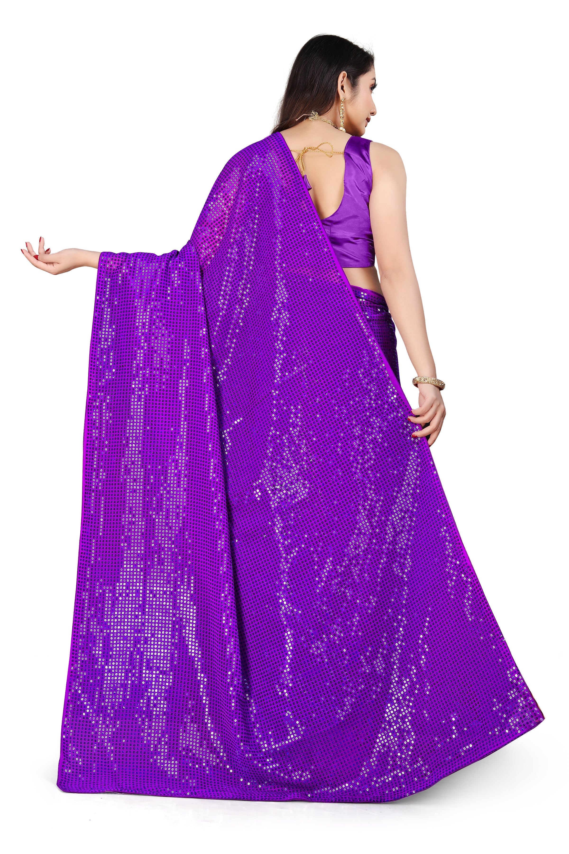 सीक्वेंस वर्क वाली पार्टी वियर डिज़ाइनर साड़ी