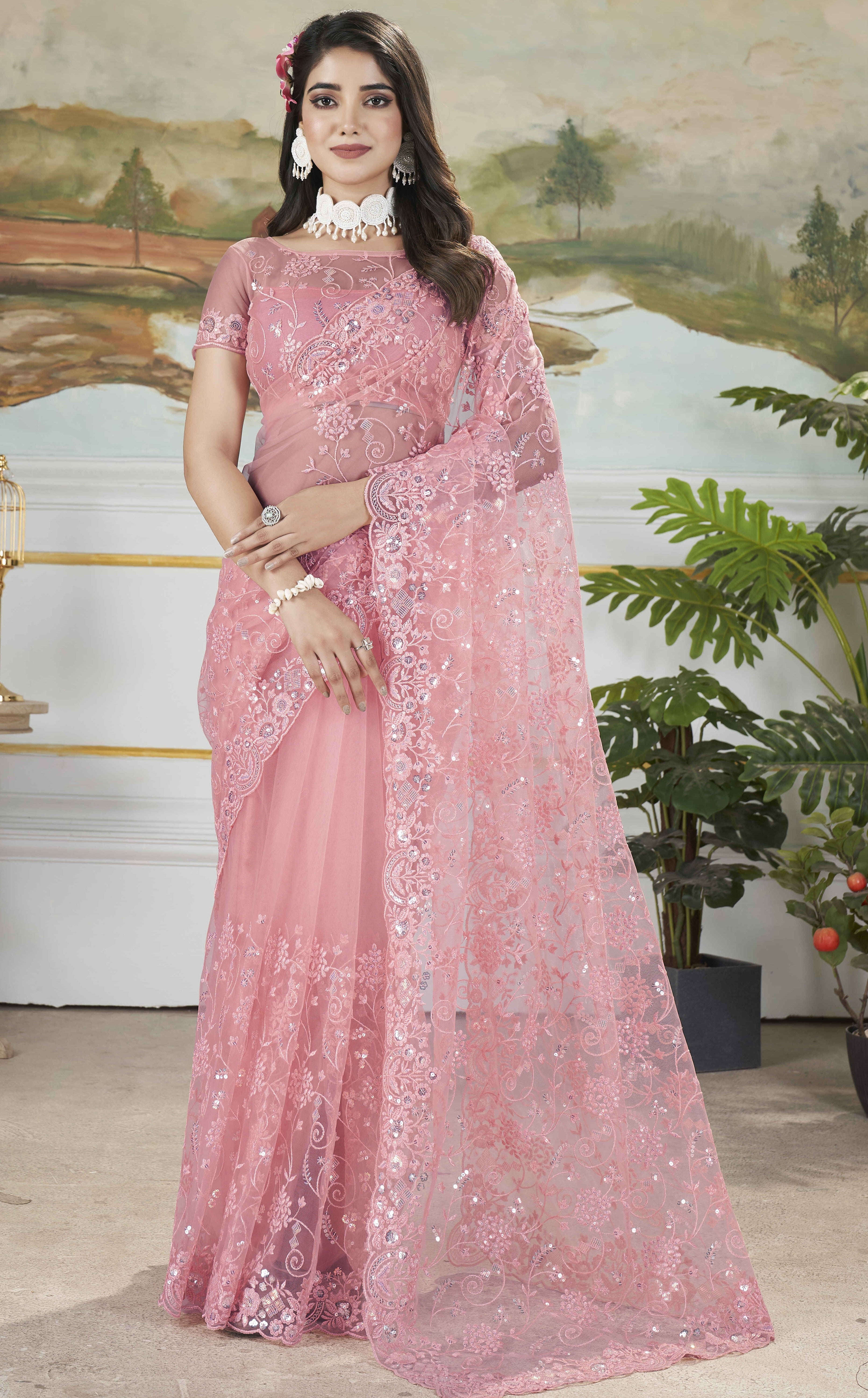 डिज़ाइनर पार्टी वियर लुक कढ़ाई साड़ी