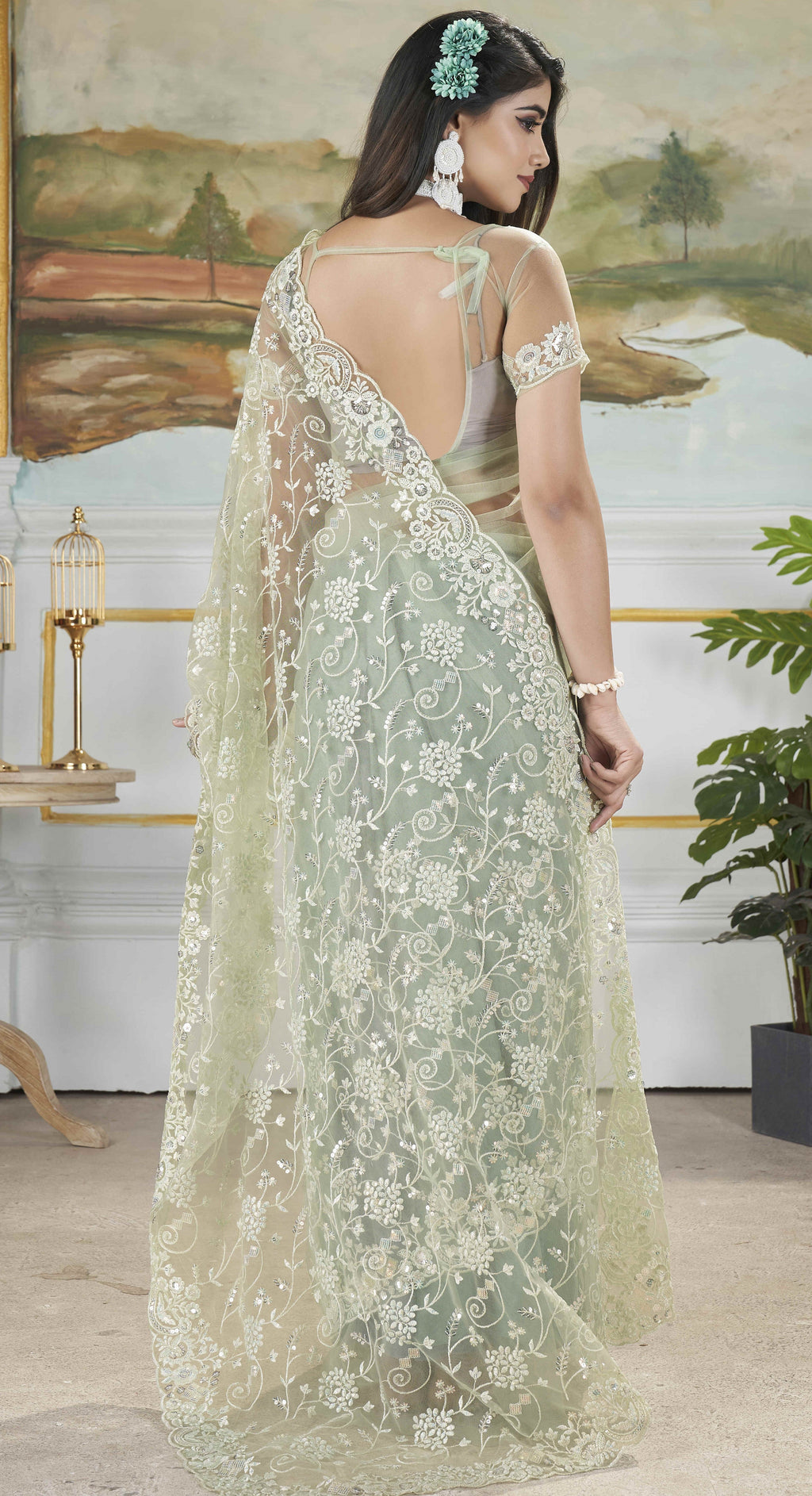 डिज़ाइनर पार्टी वियर लुक कढ़ाई साड़ी