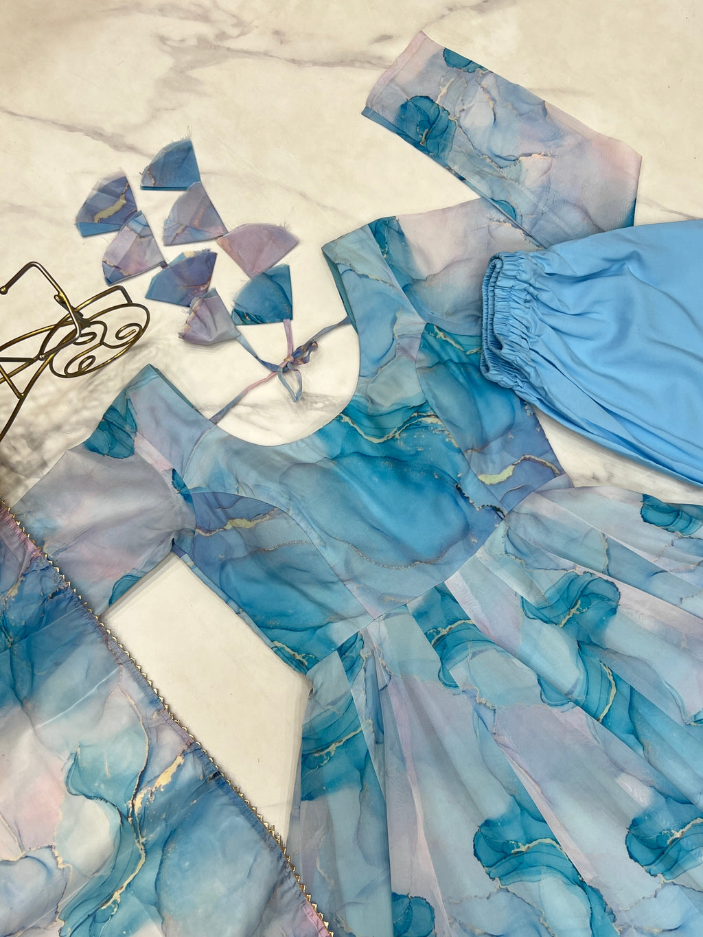 पार्टी वियर सुंदर अनारकली गाउन, पैंट और दुपट्टा