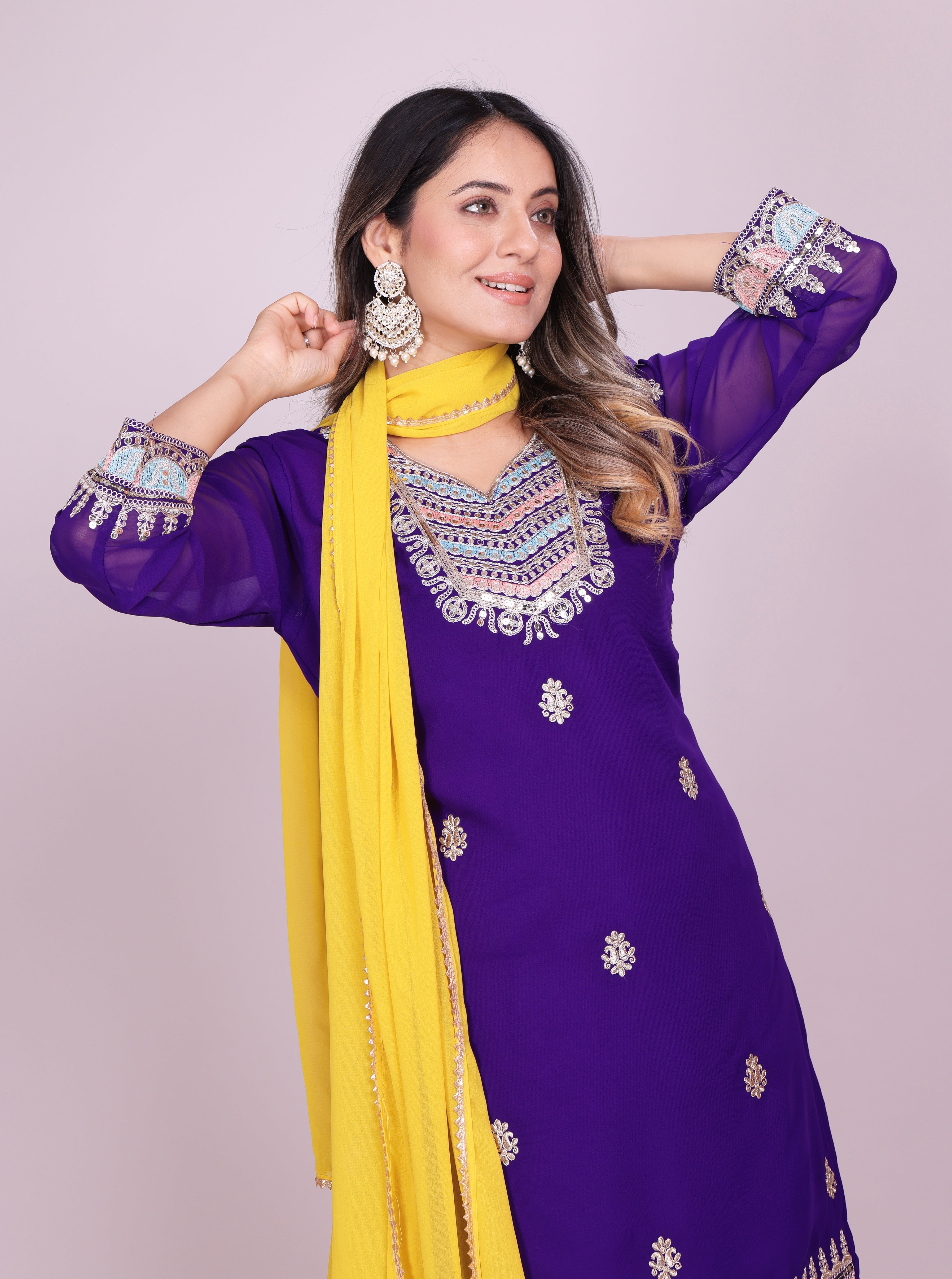 कोडिंग सीक्वेंस कढ़ाई वर्क के साथ पार्टी वियर शरारा सूट