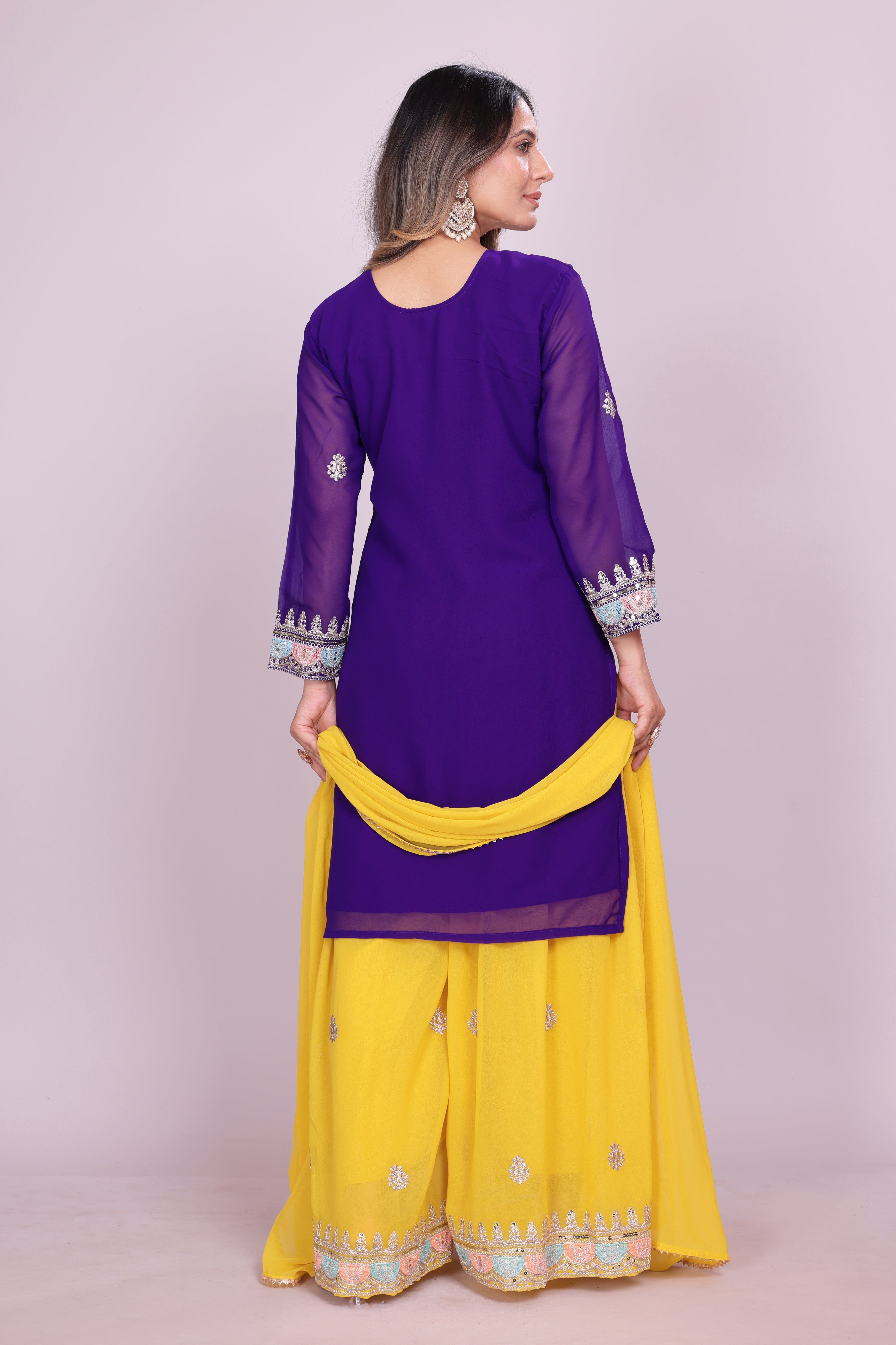 कोडिंग सीक्वेंस कढ़ाई वर्क के साथ पार्टी वियर शरारा सूट