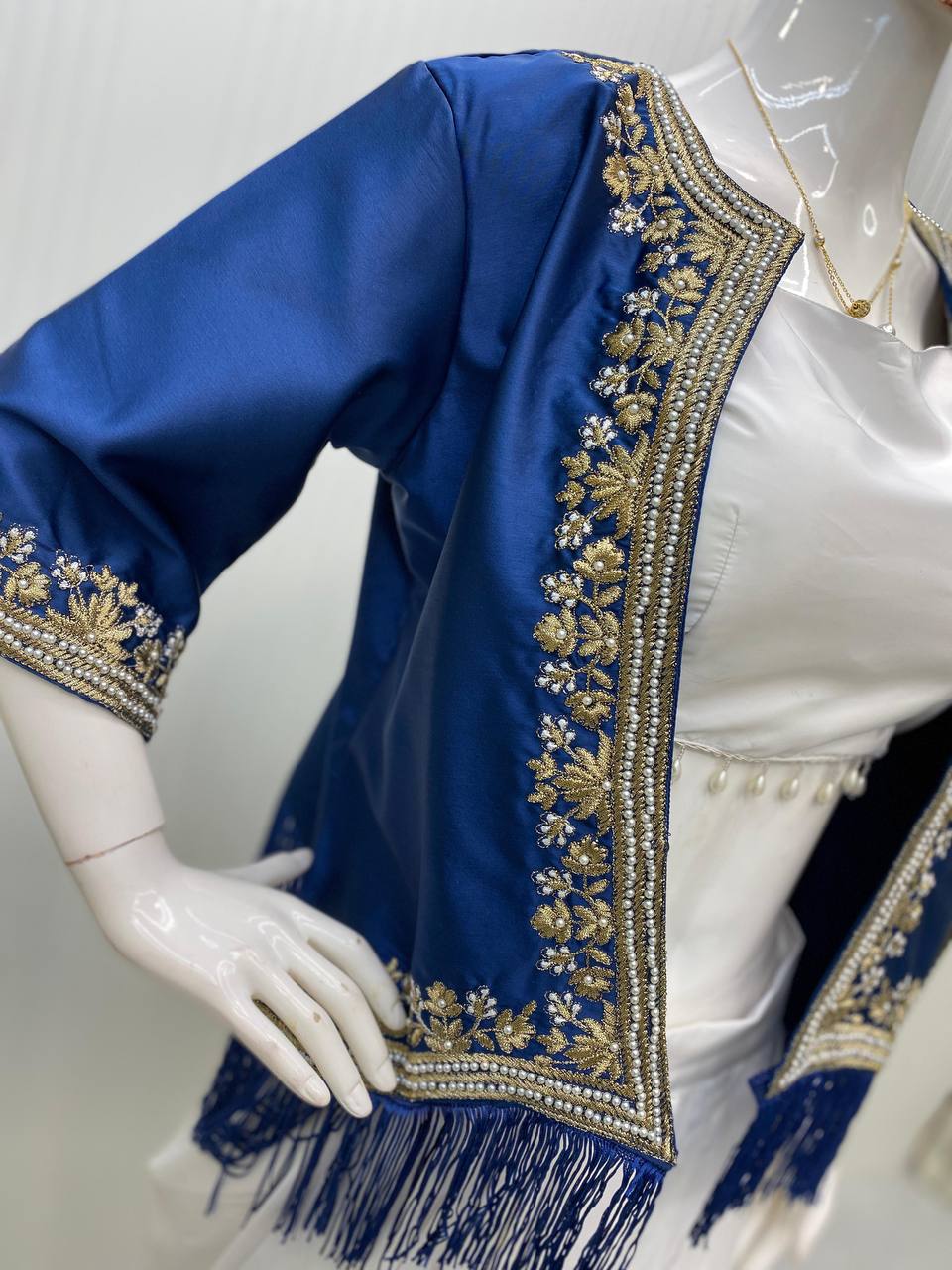 पार्टी वियर लुक डिज़ाइनर थ्री पीस वेस्टर्न