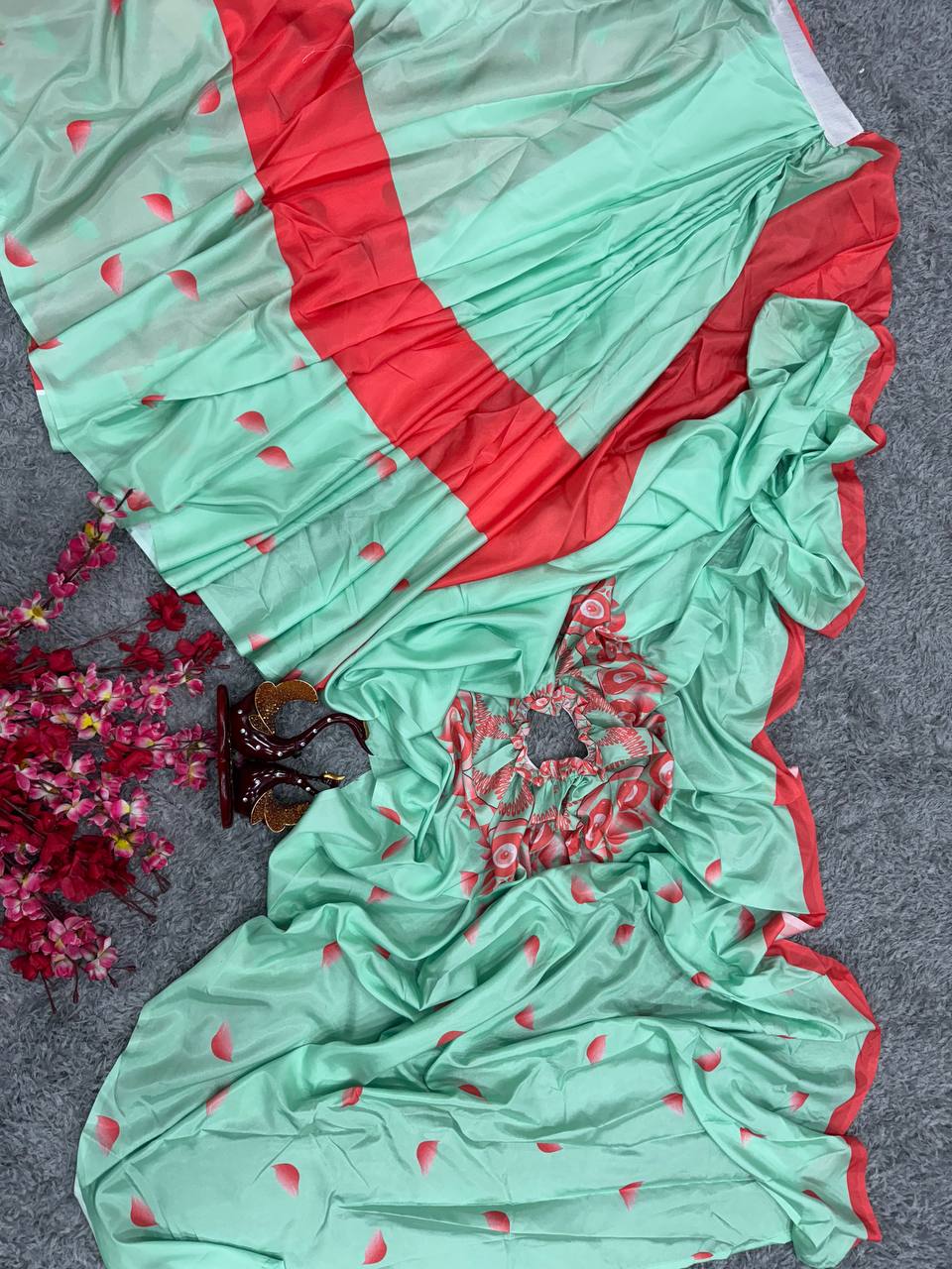 पार्टी वियर लुक हैंड कफ्तान स्टाइल रेडी टू वियर साड़ी