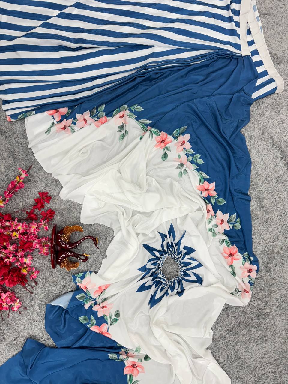 पार्टी वियर लुक हैंड कफ्तान स्टाइल रेडी टू वियर साड़ी