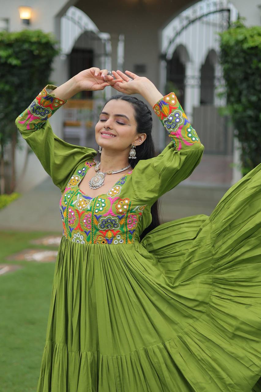 Navratri Special Beautiful Gown With Gamthi Work