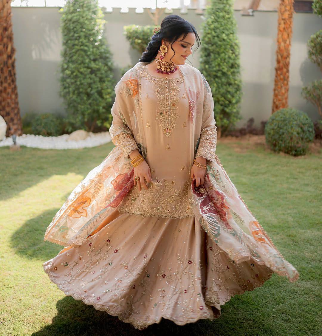 पार्टी वियर लुक टॉप और बॉटम विद दुपट्टा