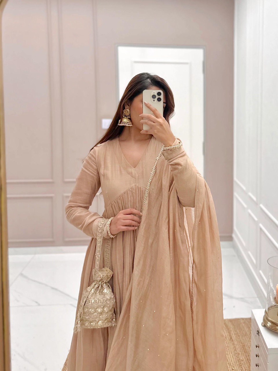 पार्टी वियर लुक खूबसूरत अनारकली गाउन-बॉटम और दुपट्टा