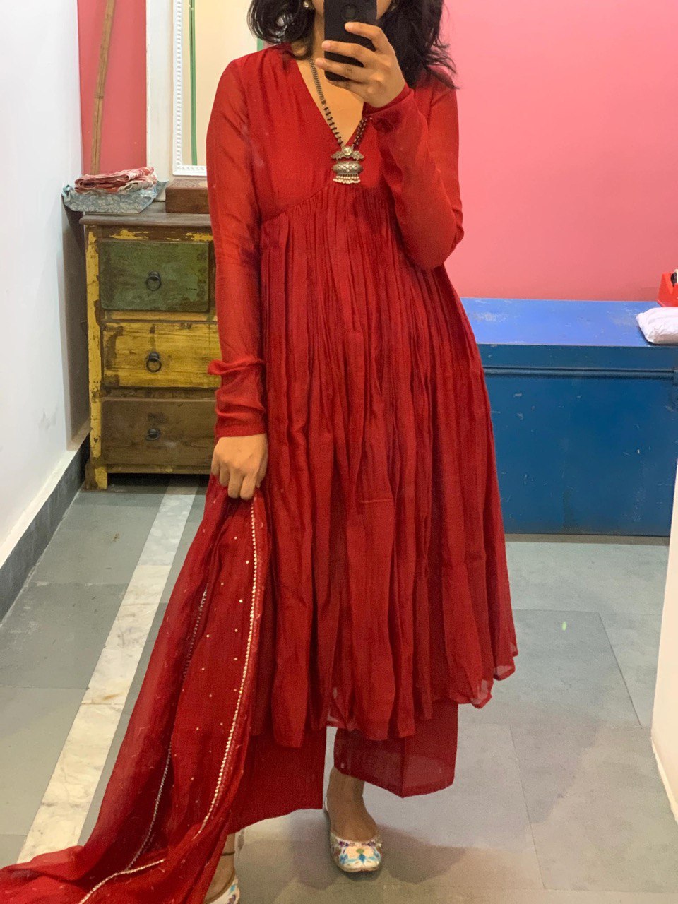 पार्टी वियर लुक खूबसूरत अनारकली गाउन-बॉटम और दुपट्टा