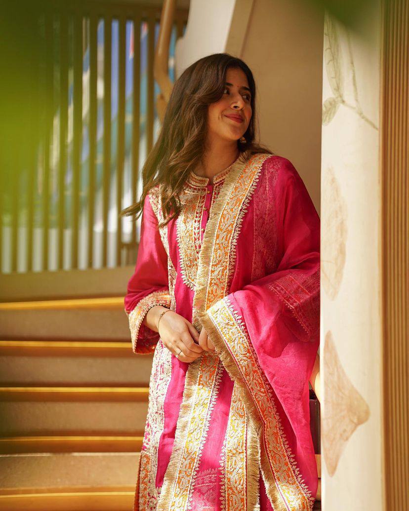 पार्टी वियर लुक डिज़ाइनर टॉप और बॉटम दुपट्टे के साथ