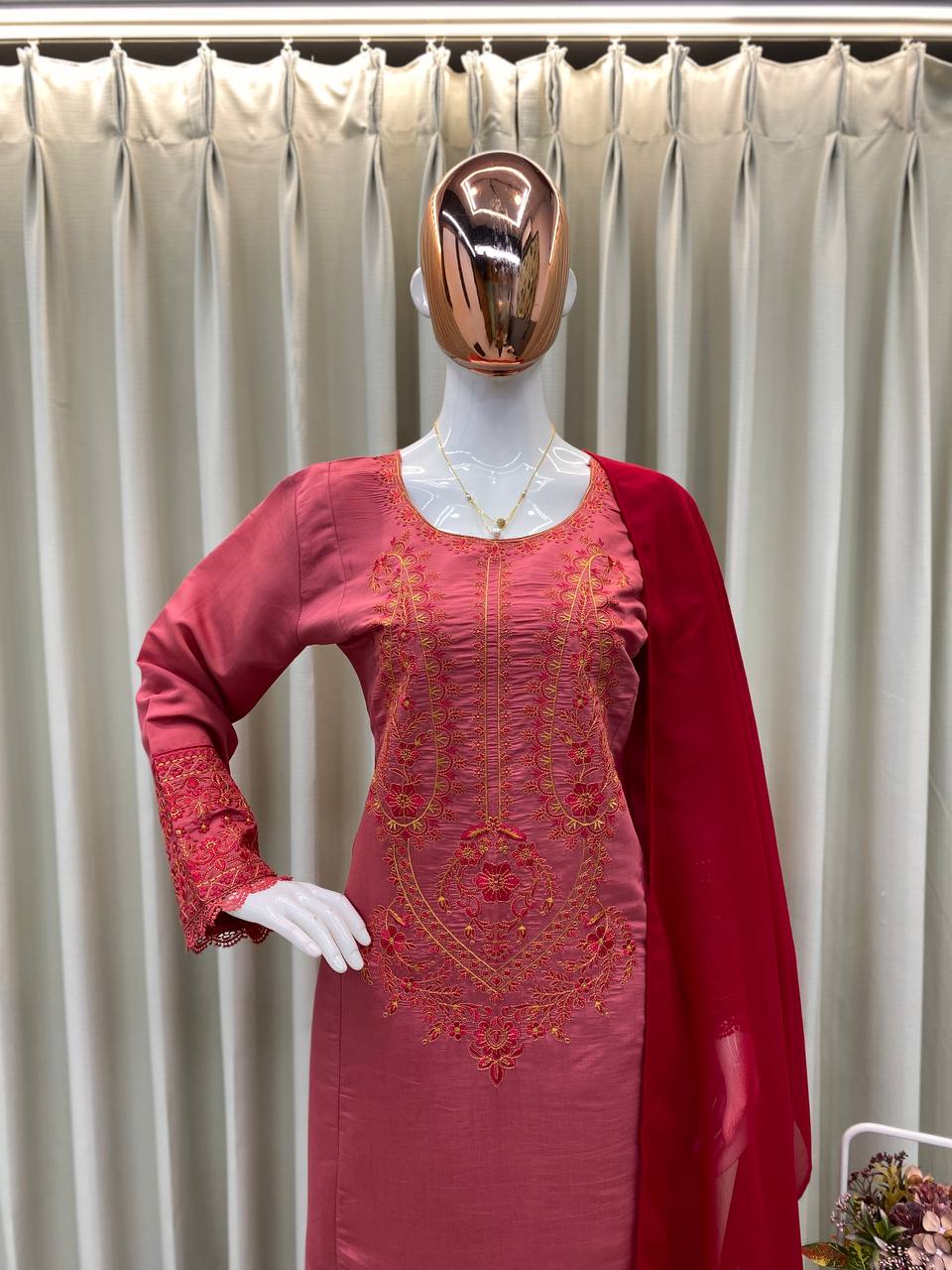 पार्टी वियर लुक टॉप और बॉटम विद दुपट्टा