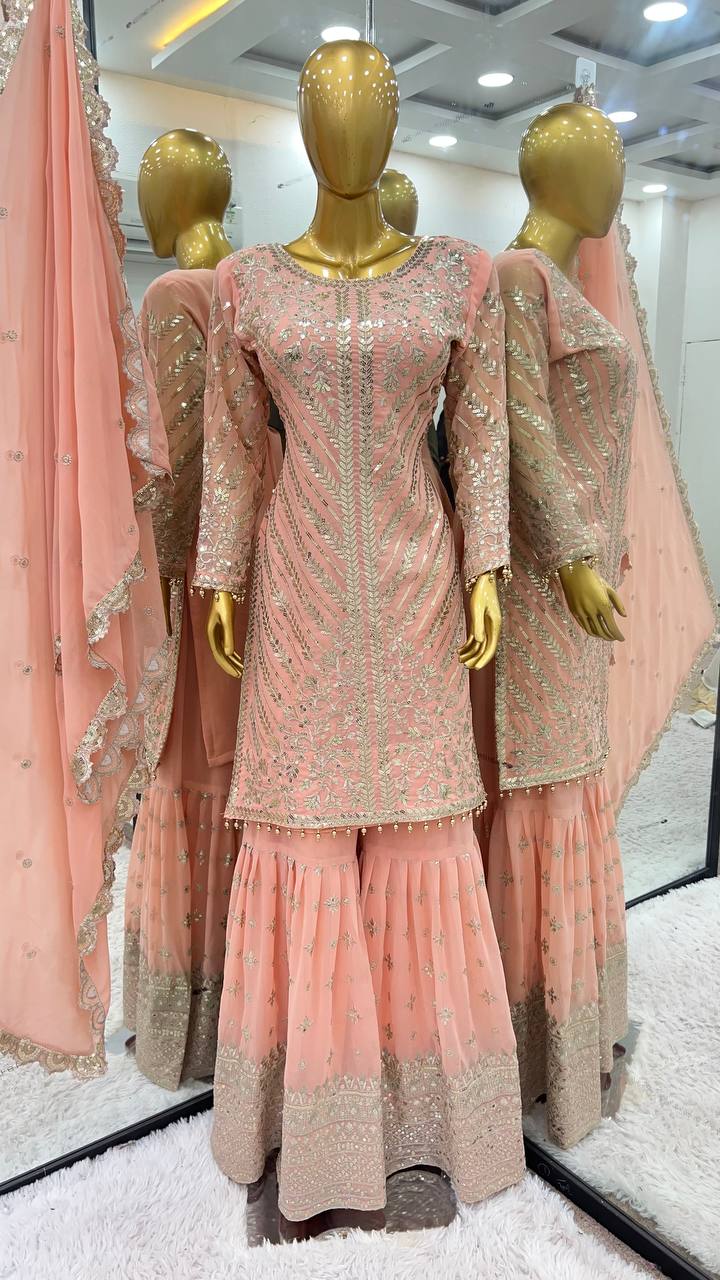 पार्टी वियर लुक टॉप-प्लाज़ो और दुपट्टा हैवी एम्ब्रॉयडरी वर्क के साथ