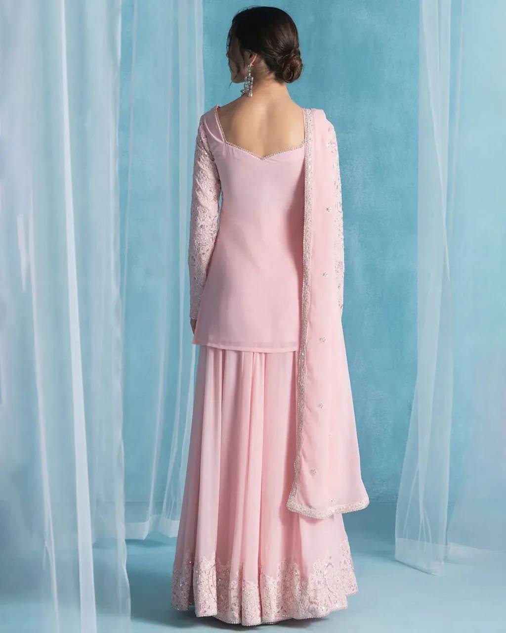 पार्टी वियर लुक डिज़ाइनर टॉप-बॉटम और दुपट्टा