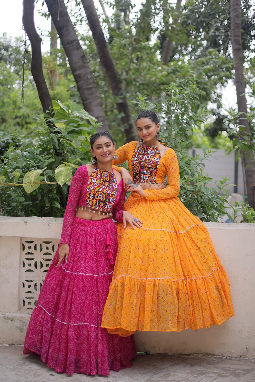 गोटा पट्टी लेस वर्क के साथ नवरात्रि स्पेशल लहंगा चोली