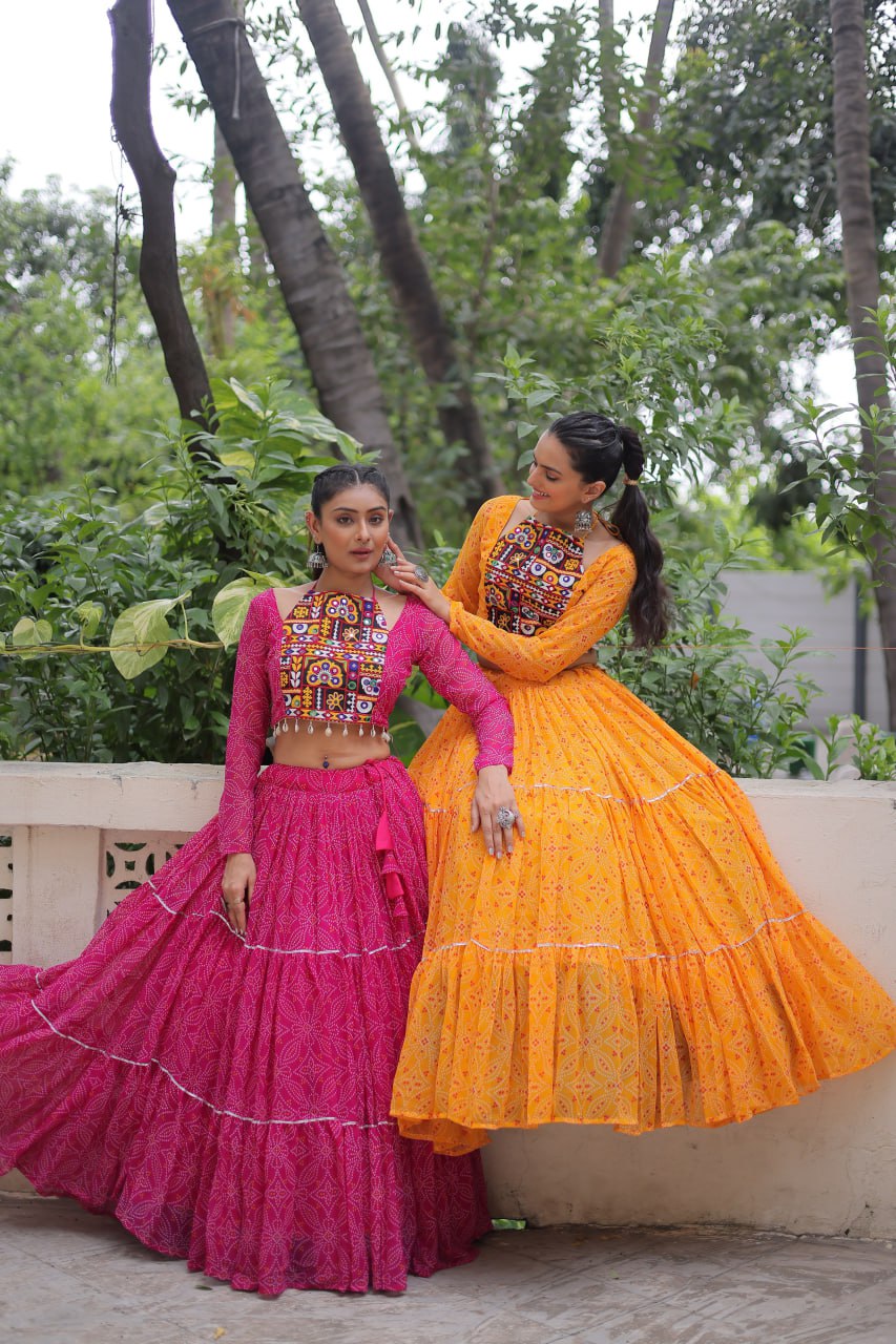 गोटा पट्टी लेस वर्क के साथ नवरात्रि स्पेशल लहंगा चोली