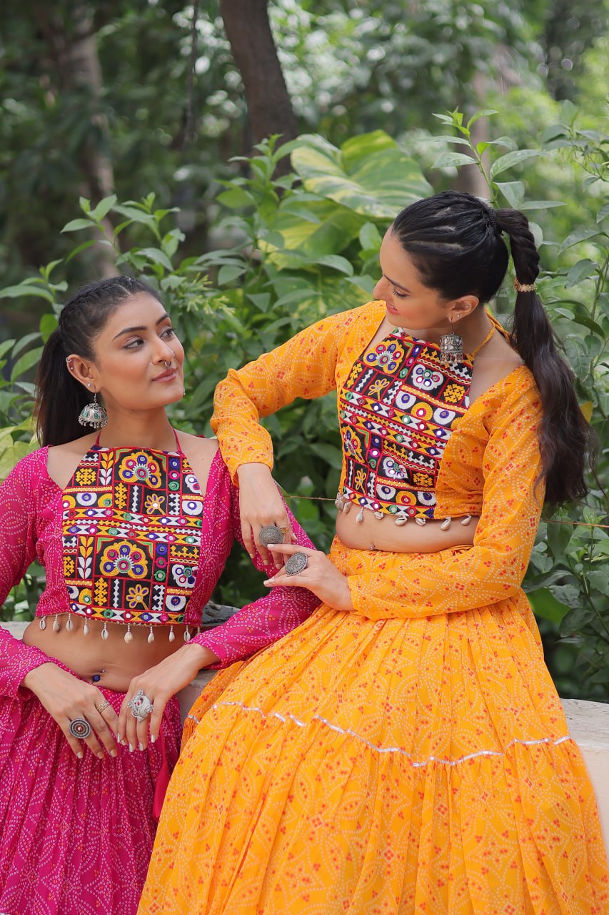 गोटा पट्टी लेस वर्क के साथ नवरात्रि स्पेशल लहंगा चोली