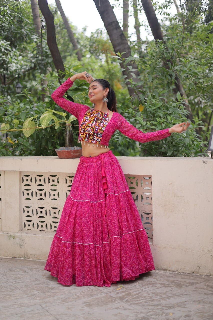 गोटा पट्टी लेस वर्क के साथ नवरात्रि स्पेशल लहंगा चोली