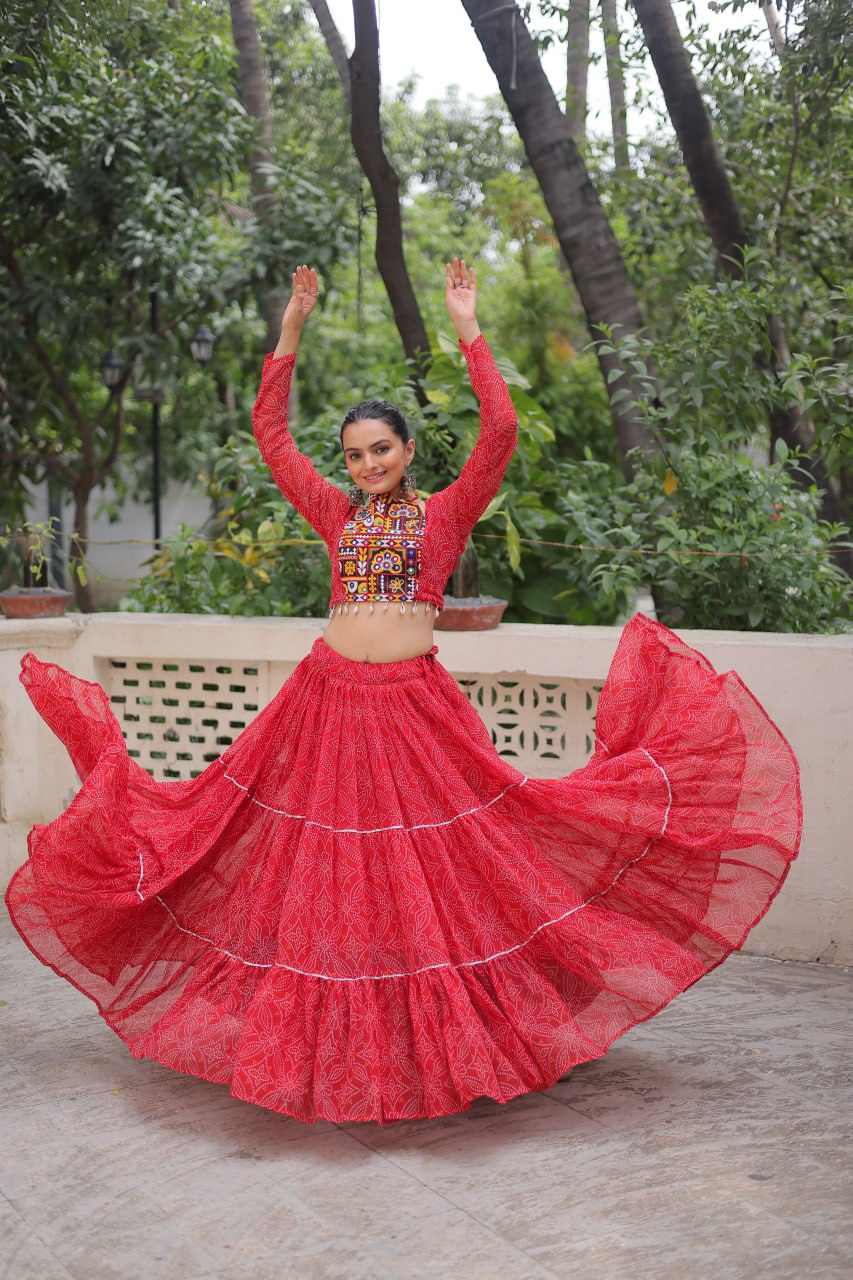 गोटा पट्टी लेस वर्क के साथ नवरात्रि स्पेशल लहंगा चोली