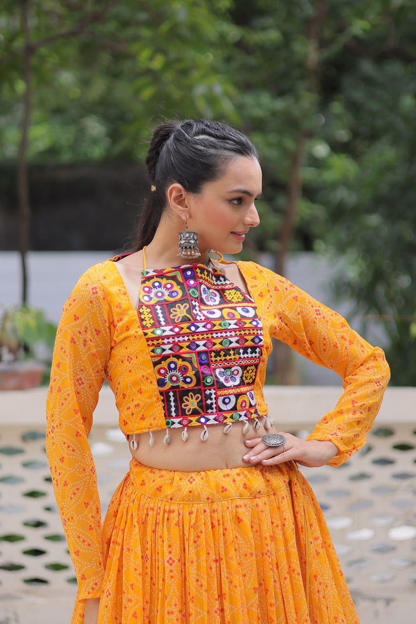 गोटा पट्टी लेस वर्क के साथ नवरात्रि स्पेशल लहंगा चोली