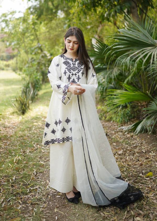 पार्टी वियर लुक टॉप-बॉटम और दुपट्टा थ्रेड एम्ब्रॉयडरी वर्क के साथ