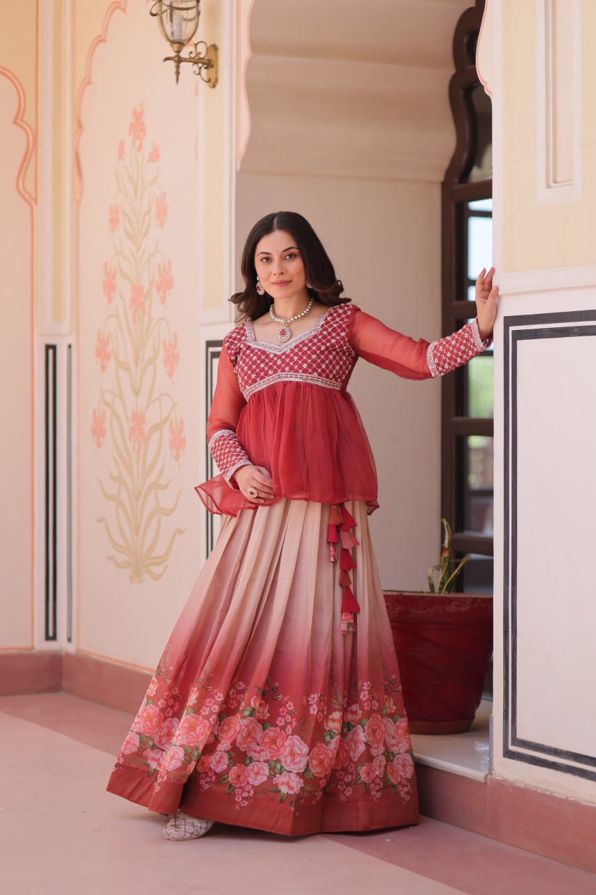 पार्टी वियर लुक: फ्लावर प्रिंट के साथ खूबसूरत लहंगा चोली