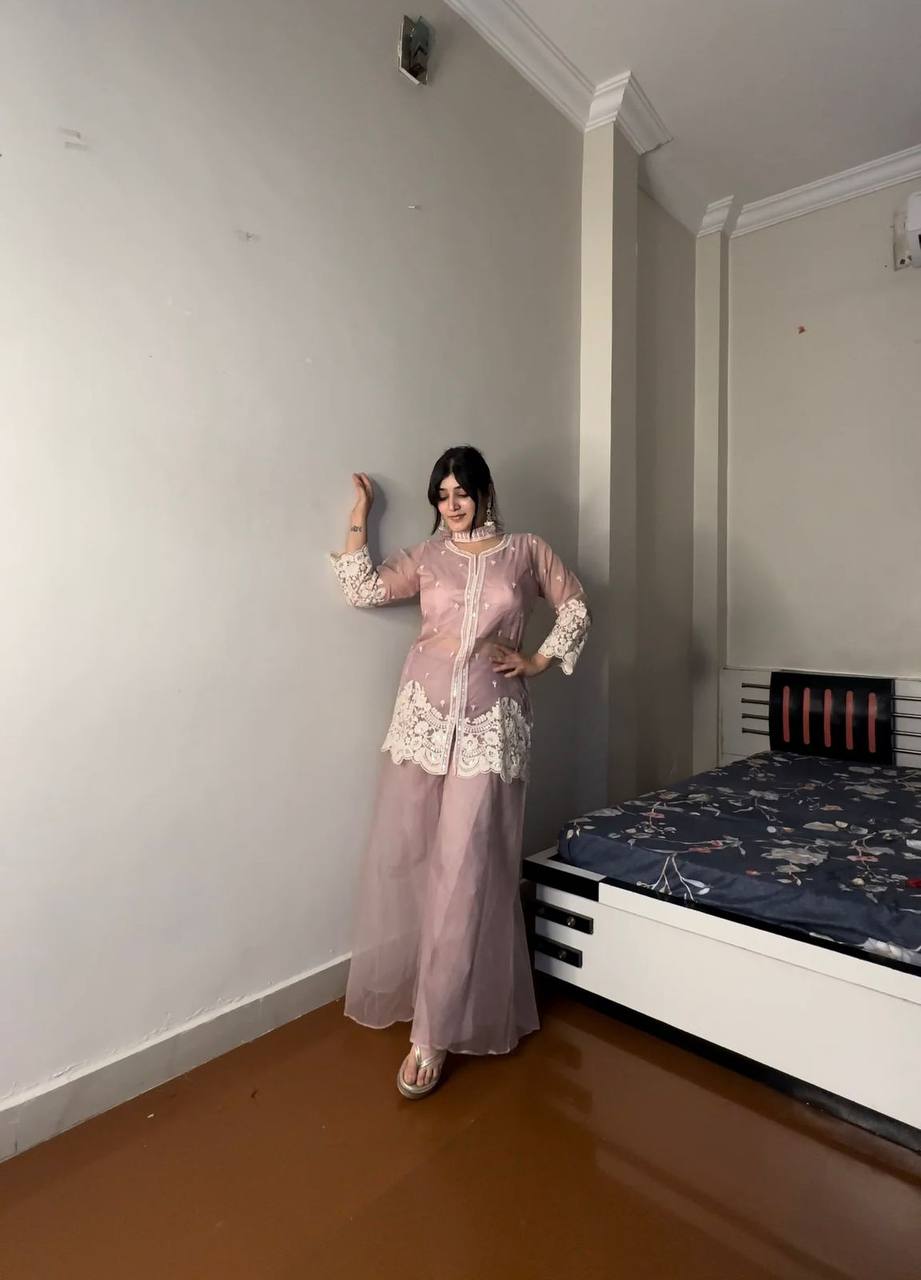 पार्टी वियर लुक फैंसी स्टाइल टॉप-प्लाज़ो और दुपट्टा