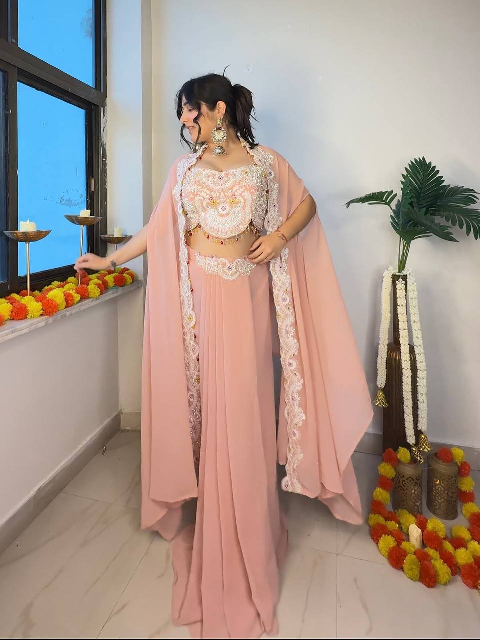 पार्टी वियर लुक: खूबसूरत ब्लाउज, स्कर्ट और कोटी