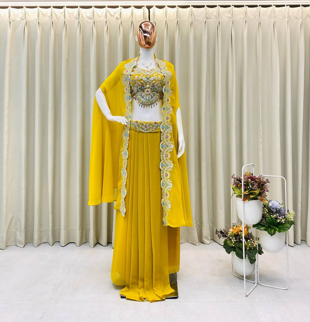 पार्टी वियर लुक: खूबसूरत ब्लाउज, स्कर्ट और कोटी