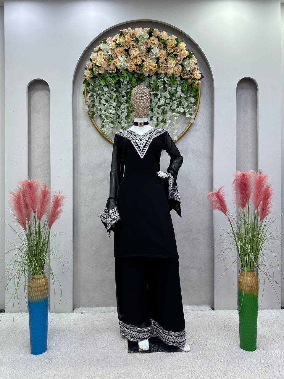 पार्टी वियर लुक: दुपट्टे के साथ टॉप और बॉटम में खूबसूरत दिखें