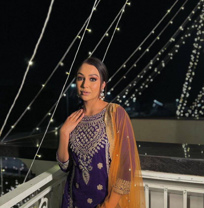 पार्टी वियर लुक डिज़ाइनर टॉप और बॉटम दुपट्टे के साथ