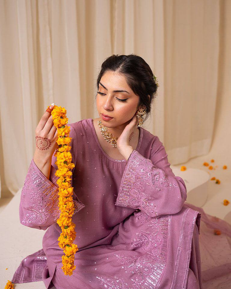 पार्टी वियर लुक खूबसूरत टॉप-बॉटम और दुपट्टा