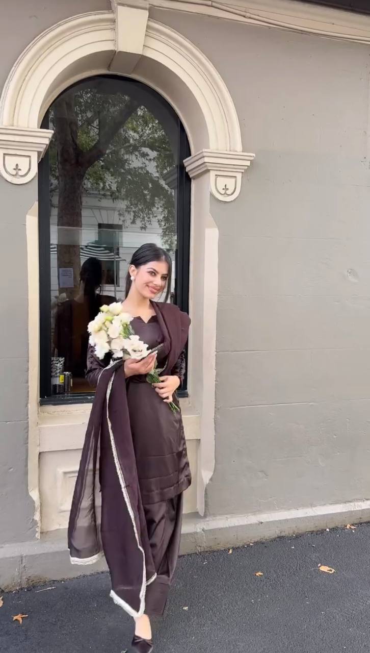 डिज़ाइनर पार्टी वियर लुक टॉप-बॉटम और खूबसूरत दुपट्टा