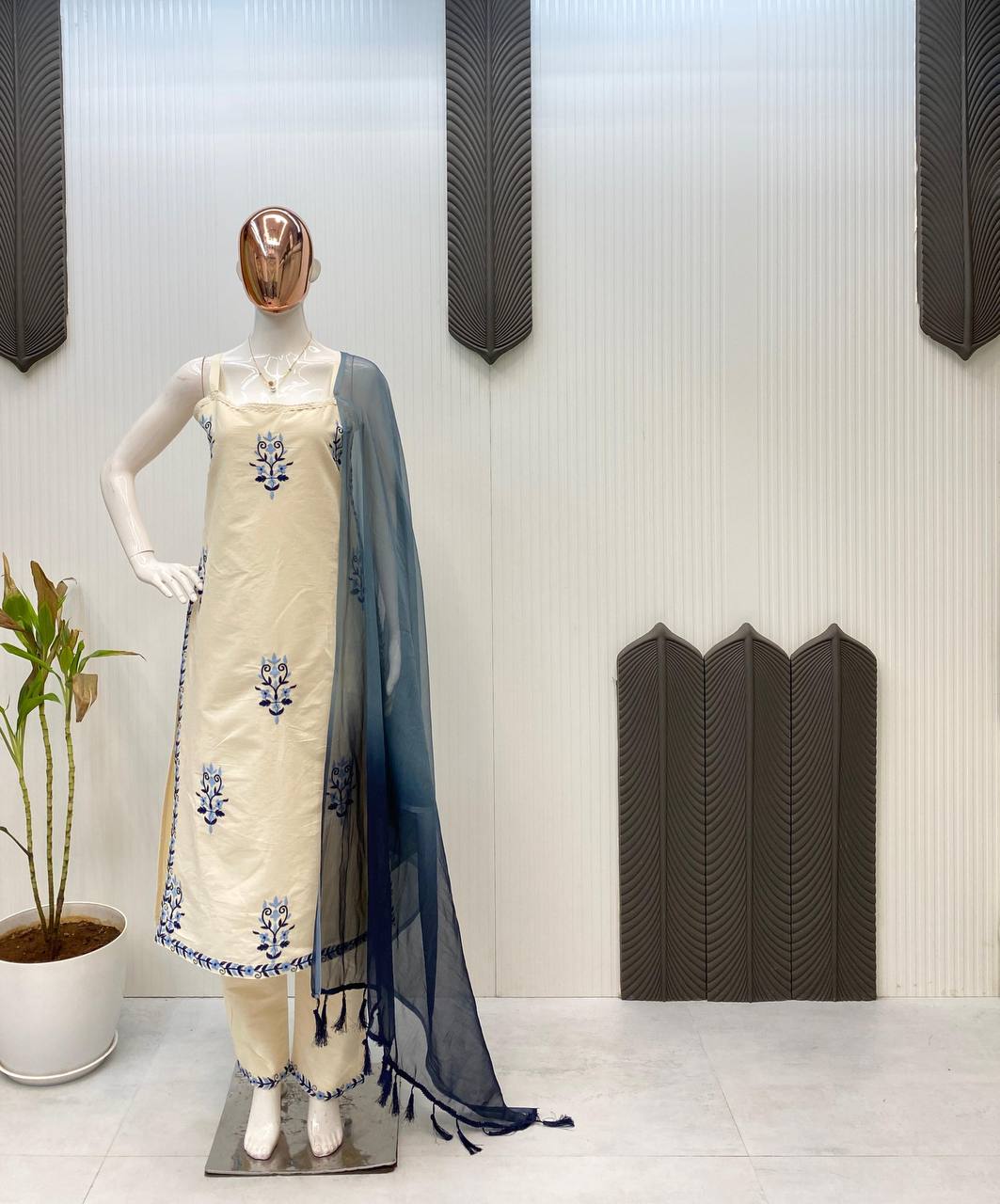 पार्टी वियर लुक टॉप और बॉटम विद दुपट्टा