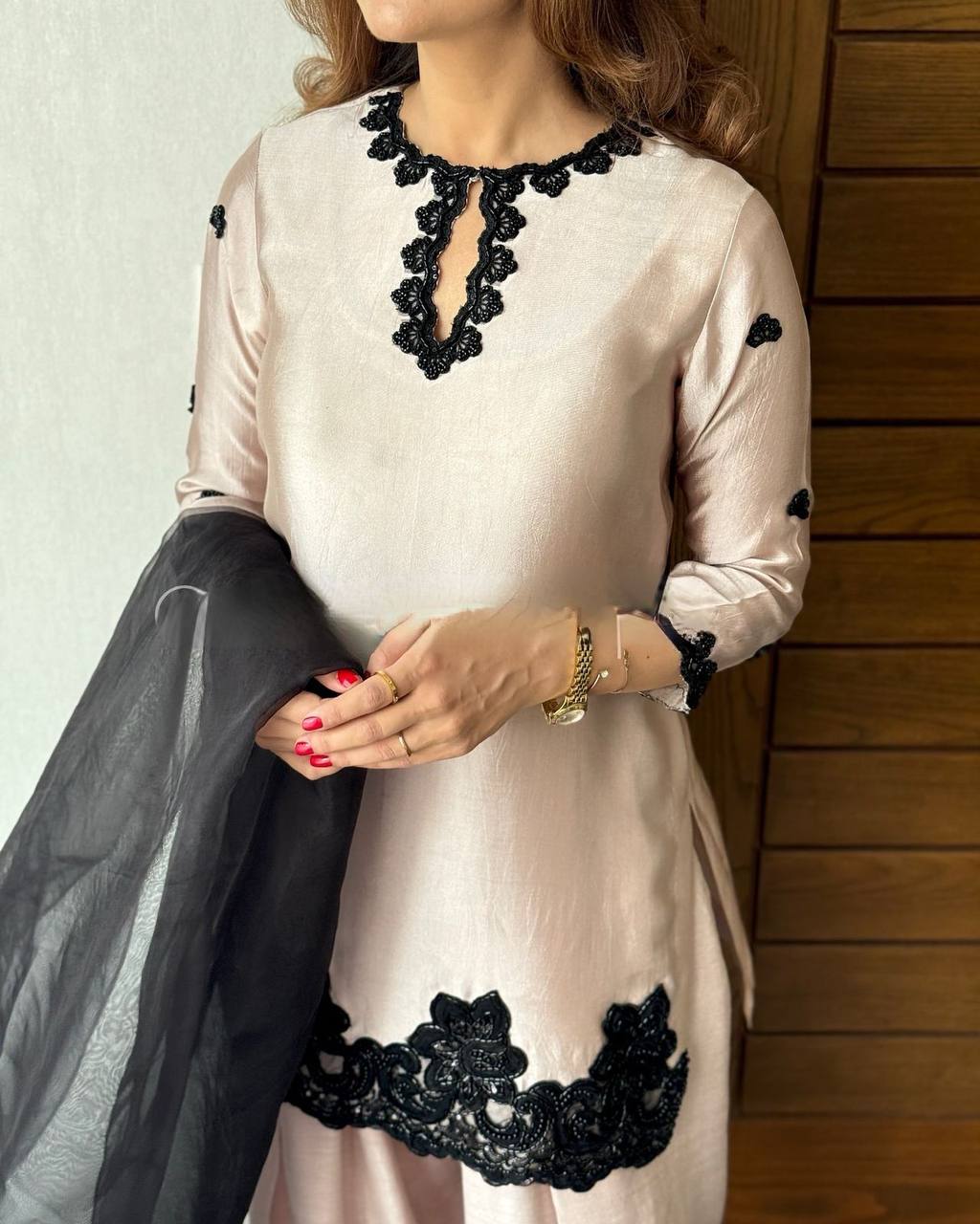 पार्टी वियर लुक खूबसूरत टॉप-बॉटम और दुपट्टा सेट