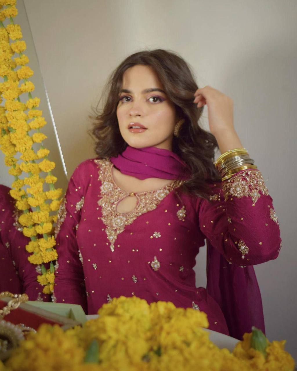 पार्टी वियर लुक डिज़ाइनर टॉप और बॉटम दुपट्टे के साथ