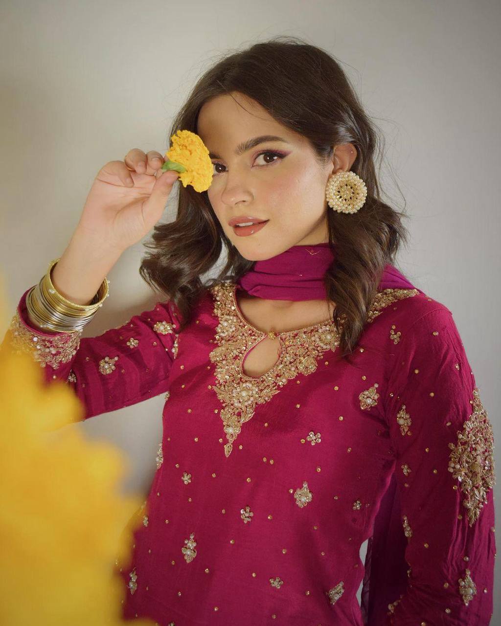 पार्टी वियर लुक डिज़ाइनर टॉप और बॉटम दुपट्टे के साथ