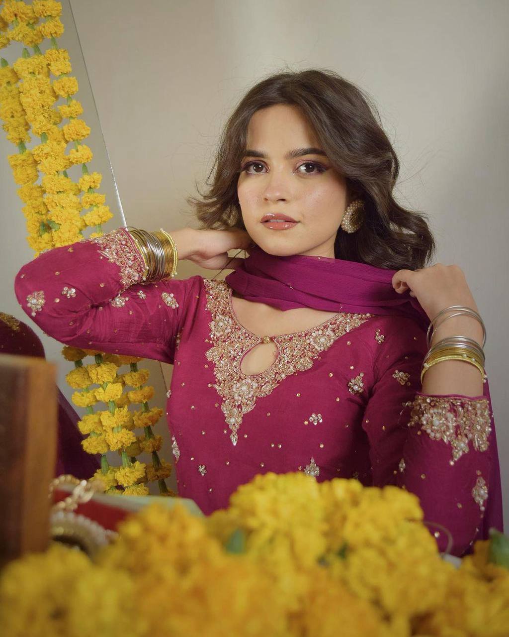 पार्टी वियर लुक डिज़ाइनर टॉप और बॉटम दुपट्टे के साथ