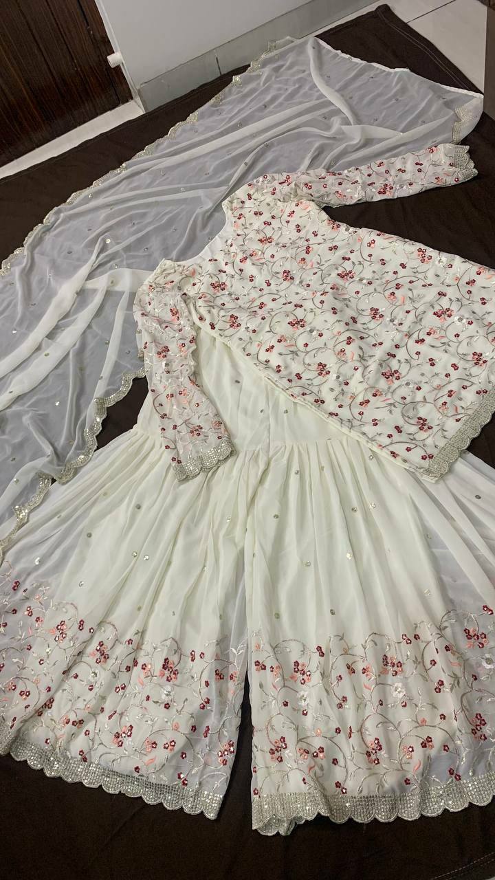 सीक्वेंस, धागे और ज़री वर्क के साथ डिज़ाइनर टॉप-बॉटम और दुपट्टा