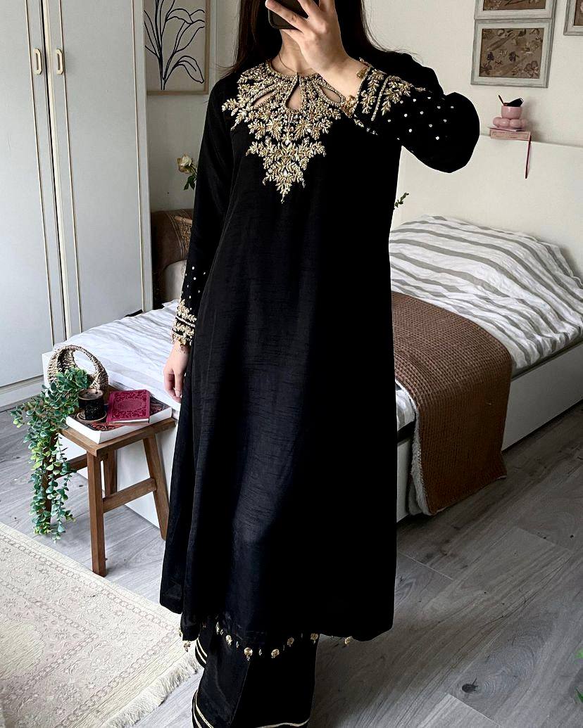 पार्टी वियर लुक डिज़ाइनर टॉप और बॉटम दुपट्टे के साथ