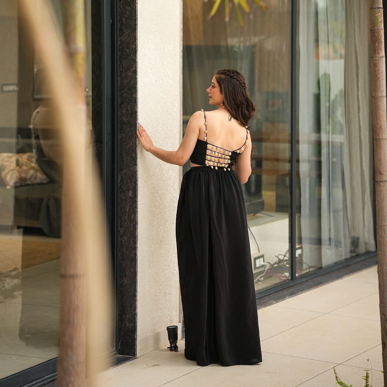 पार्टी वियर लुक डिज़ाइनर ब्लाउज़-स्कर्ट और श्रग