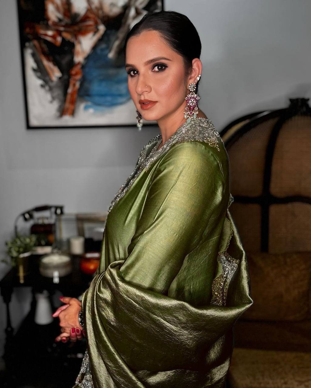 पार्टी वियर लुक डिज़ाइनर टॉप और बॉटम दुपट्टे के साथ