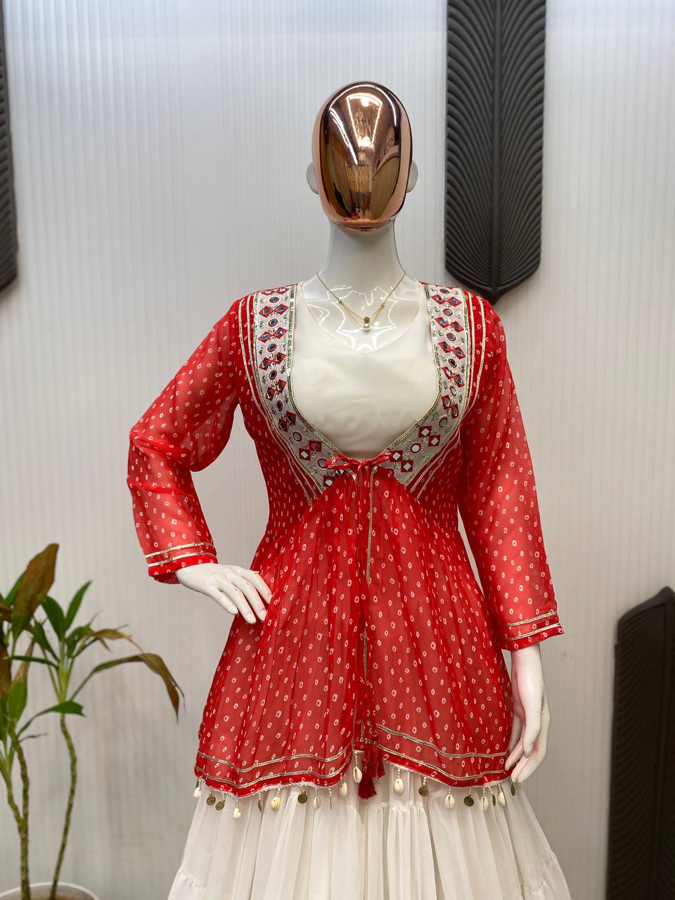 पार्टी वियर सुंदर लहंगा चोली और कोटी