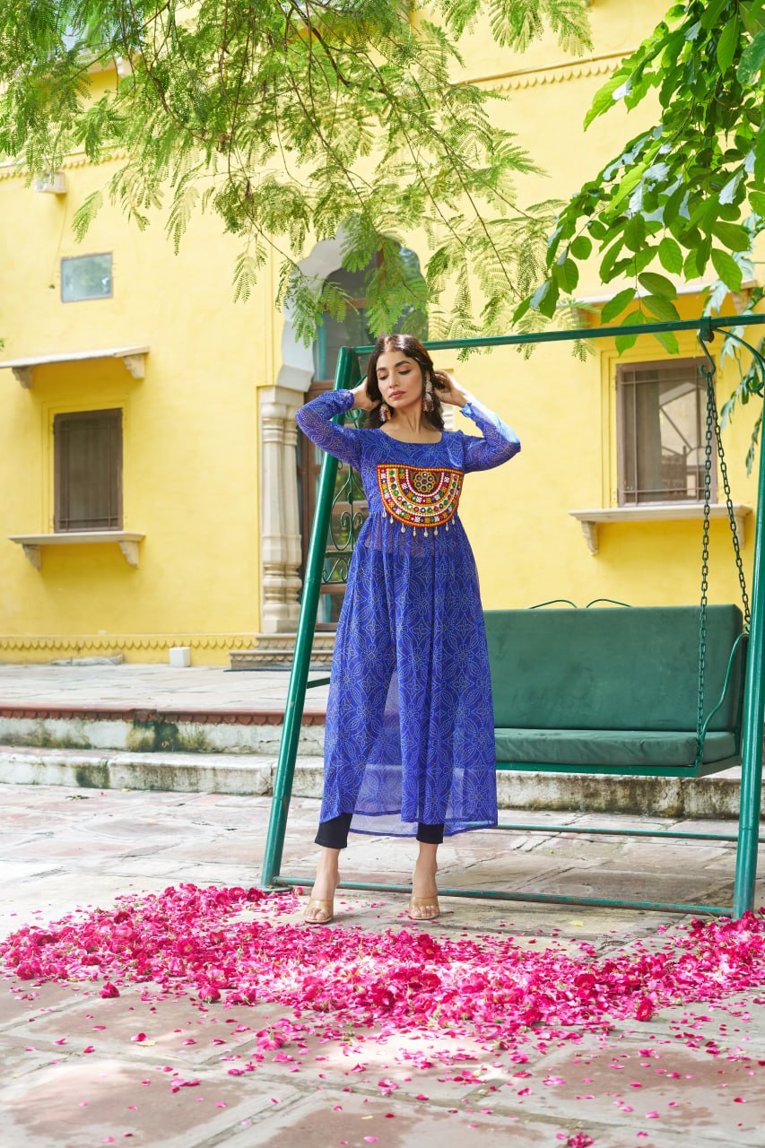 कच्छी पैच वर्क वाली नवरात्रि स्पेशल कुर्ती