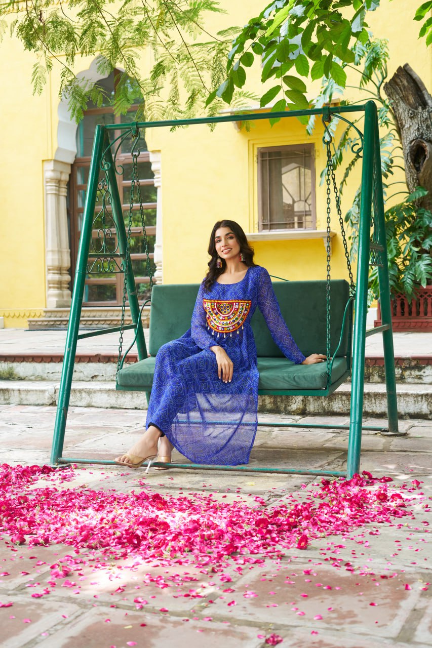 कच्छी पैच वर्क वाली नवरात्रि स्पेशल कुर्ती