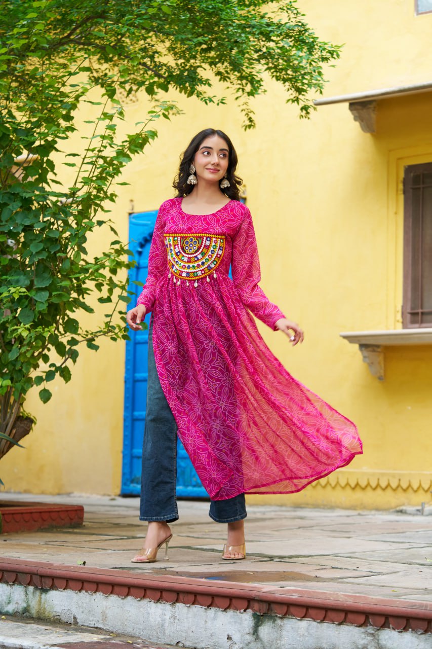 कच्छी पैच वर्क वाली नवरात्रि स्पेशल कुर्ती