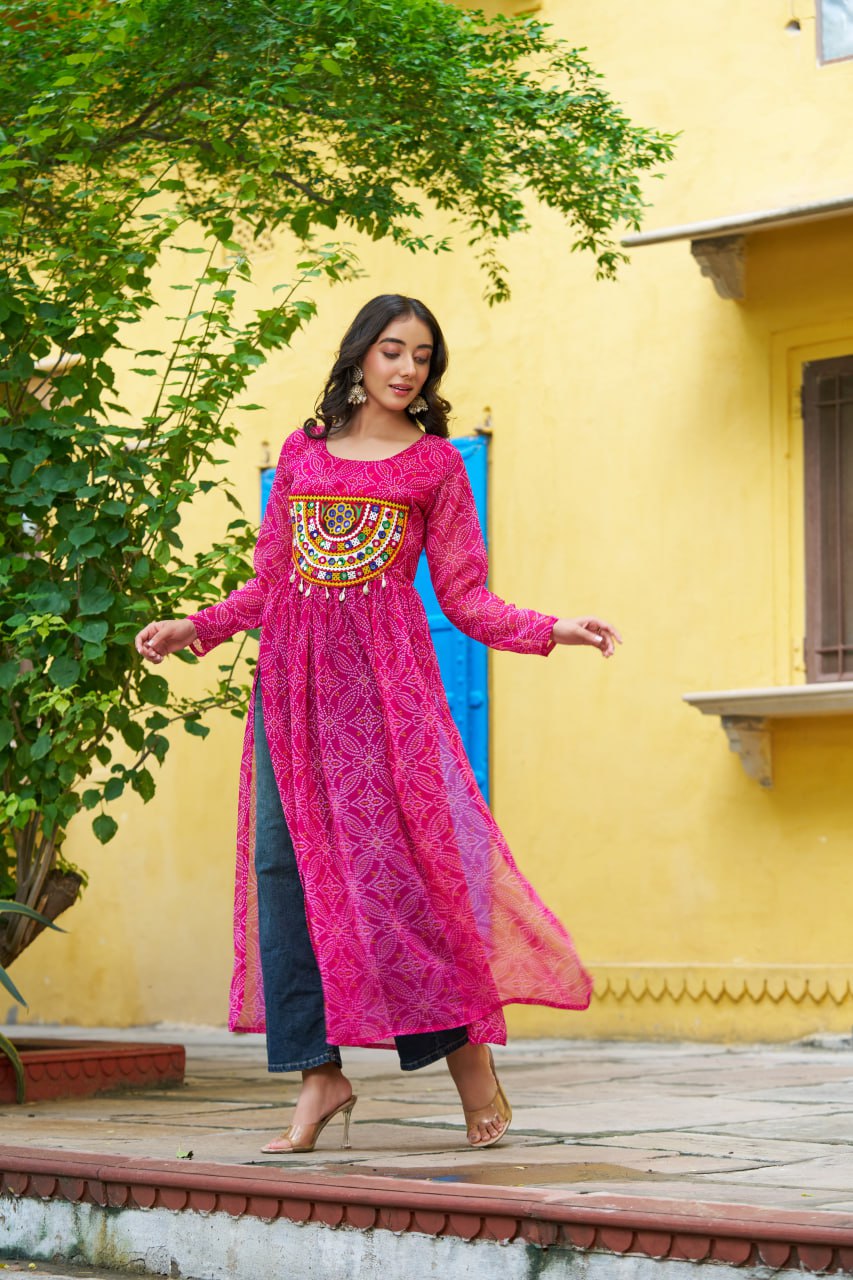 कच्छी पैच वर्क वाली नवरात्रि स्पेशल कुर्ती