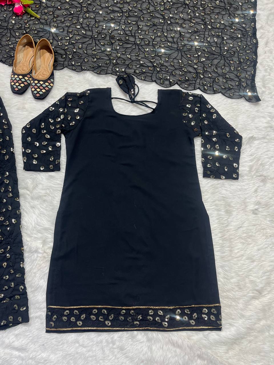 डिज़ाइनर पार्टी वियर लुक टॉप, पटियाला स्टाइल सलवार और दुपट्टा