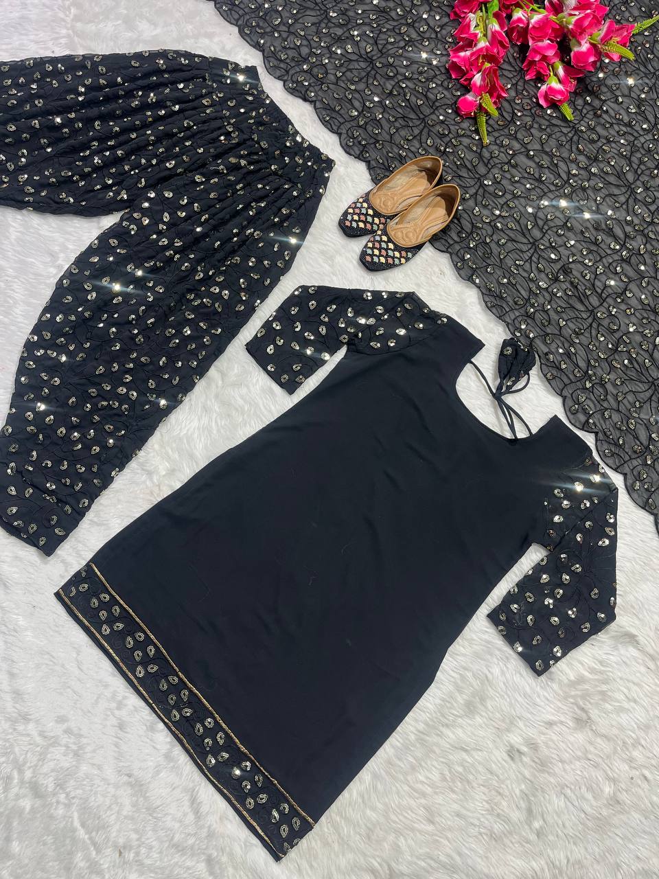 डिज़ाइनर पार्टी वियर लुक टॉप, पटियाला स्टाइल सलवार और दुपट्टा