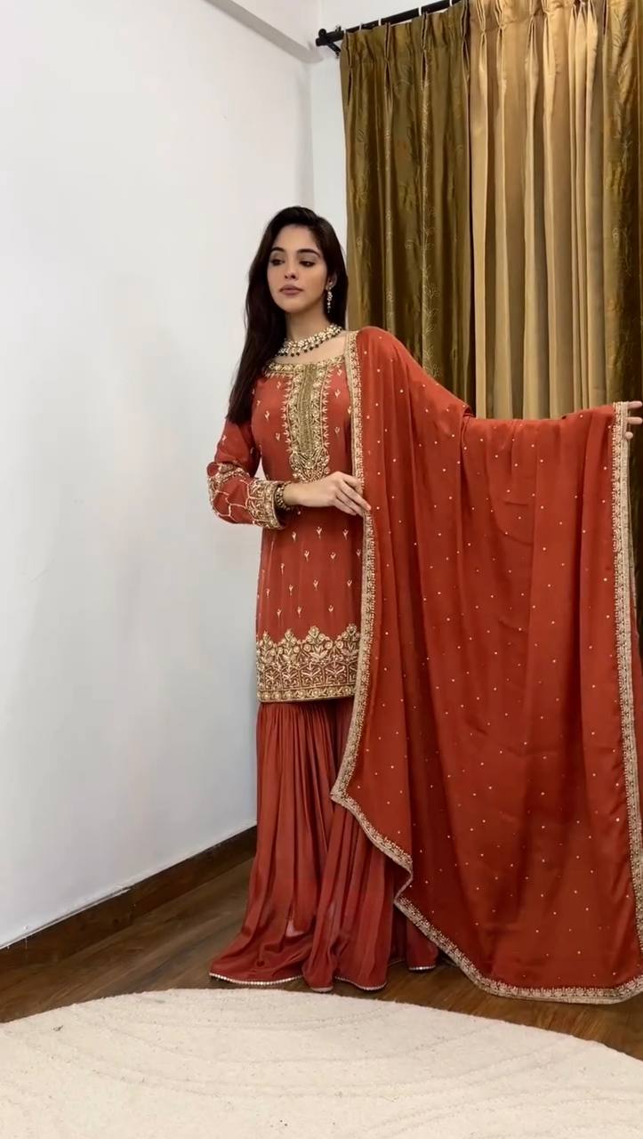 डिज़ाइनर पार्टी वियर लुक टॉप-प्लाज़ो और दुपट्टा कढ़ाई वर्क के साथ